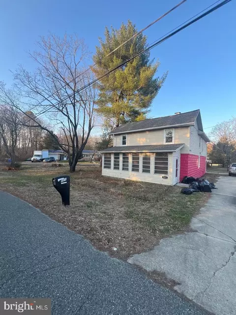 121 Peace Ln, Glassboro, NJ 08028