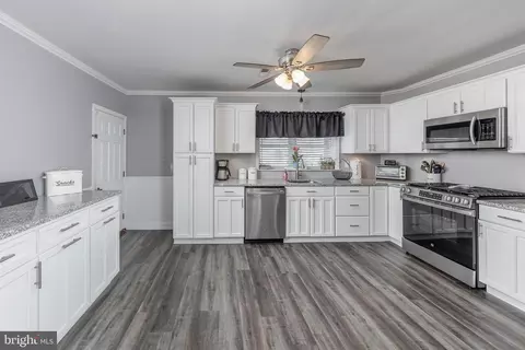 303 Main St, Mantua, NJ 08051