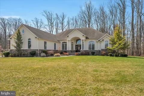 122 Joanne Ct, Mullica Hill, NJ 08062
