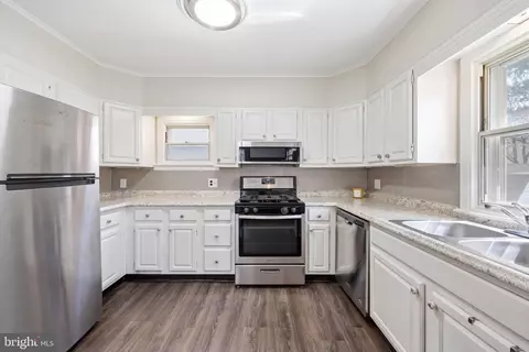 Kitchen - 347 Harding Ct, Pitman, NJ 08071 photo 3 of 4