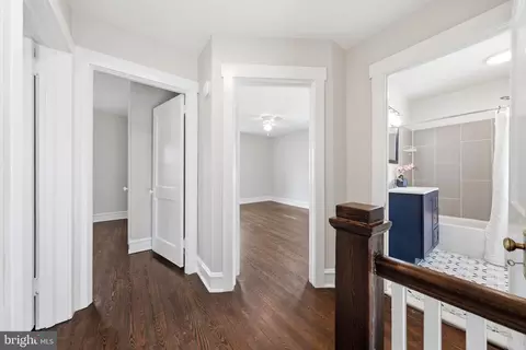 Entry Way - 347 Harding Ct, Pitman, NJ 08071 photo 6 of 7