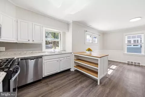 Kitchen - 347 Harding Ct, Pitman, NJ 08071 photo 2 of 4