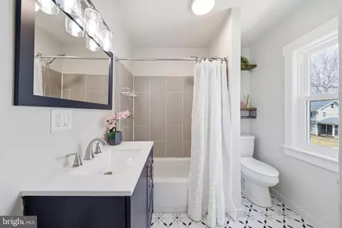 Bath - 347 Harding Ct, Pitman, NJ 08071 photo 1 of 2