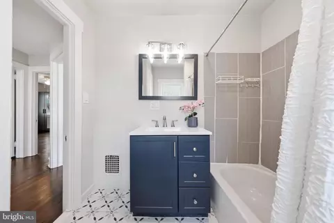 Bath - 347 Harding Ct, Pitman, NJ 08071 photo 2 of 2