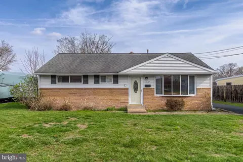 1037 Monmouth Rd, Deptford, NJ 08096