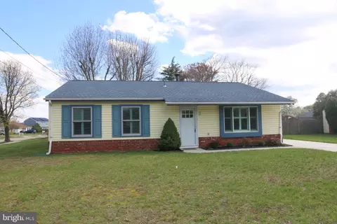 2 Arcturus Dr, Sewell, NJ 08080
