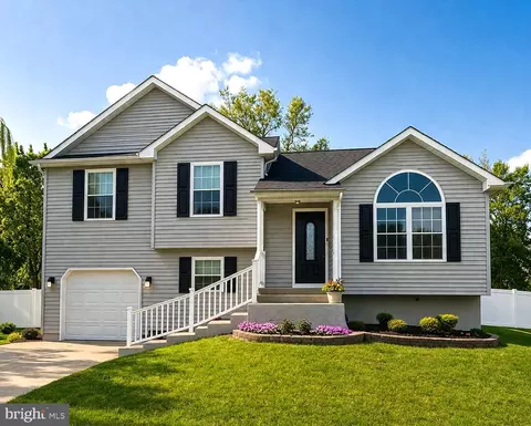 832 Rosetree Dr, Williamstown, NJ 08094