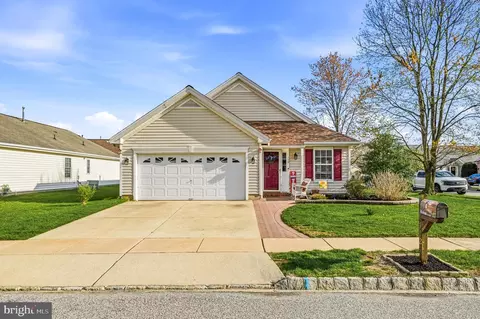112 Blue Heron Dr, West Deptford, NJ 08086