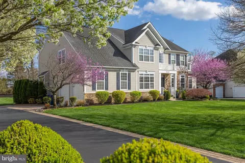 Exterior - 808 Derius Dr, Mickleton, NJ 08056 photo 4 of 8