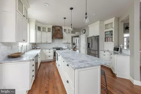 Kitchen - 808 Derius Dr, Mickleton, NJ 08056 photo 3 of 7