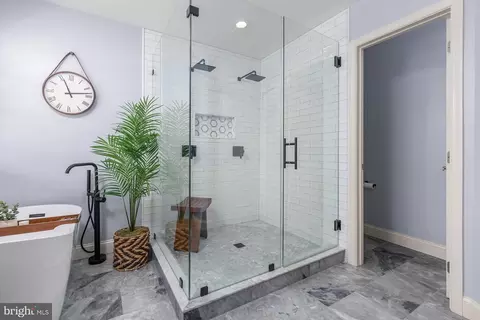 Bath - 808 Derius Dr, Mickleton, NJ 08056 photo 4 of 6