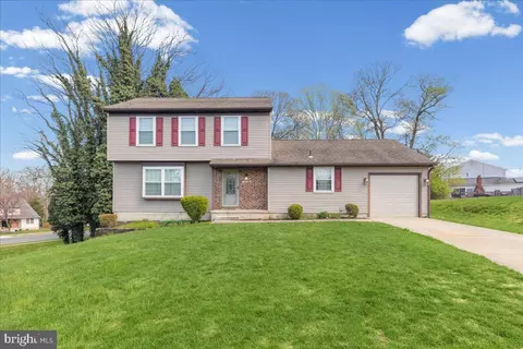 1795 Witherspoon Ct, Blackwood, NJ 08012