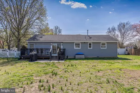 Exterior - 427 Birch Dr, Mickleton, NJ 08056 photo 5 of 10