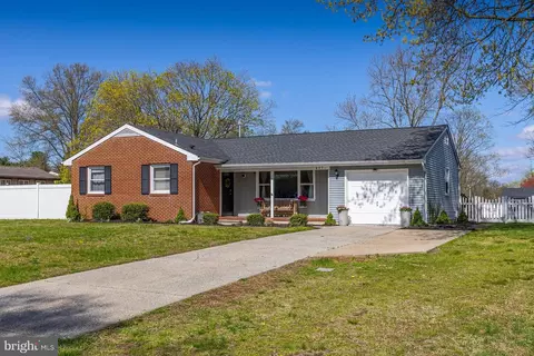 Exterior - 427 Birch Dr, Mickleton, NJ 08056 photo 9 of 10