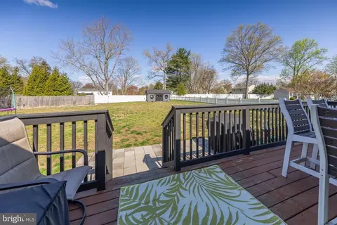 Exterior - 427 Birch Dr, Mickleton, NJ 08056 photo 4 of 10