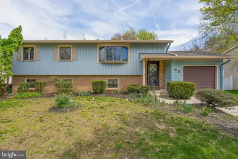 85 Golfview Dr, Sewell, NJ 08080