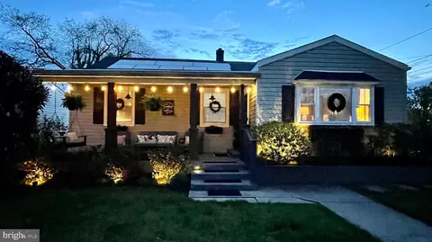 14 Lynn Dr, West Deptford, NJ 08096