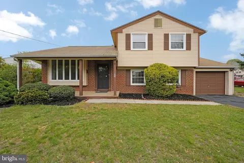 825 Lexington Ave, Turnersville, NJ 08012