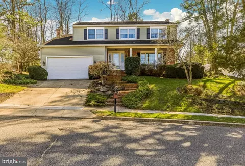32 Norwich Dr, Sewell, NJ 08080