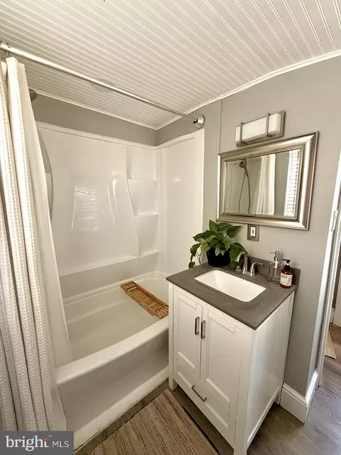 Bath - 65 Arbutus Ave, Pitman, NJ 08071 photo 2 of 4