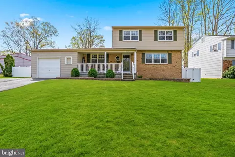 1031 Putnam Pl, Blackwood, NJ 08012