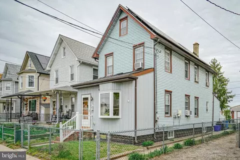 121 N Maple Ave, Westville, NJ 08093