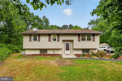 712 Tuckahoe Rd, Vineland, NJ 08360