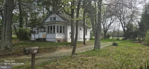512 W Franklin Rd, Glassboro, NJ 08028