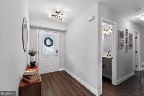 Entry Way - 436 Elm Ave, Pitman, NJ 08071 photo 1 of 2
