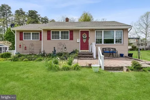 19 Barclay Dr, Turnersville, NJ 08012