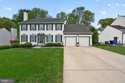 4 Patriot Ln, Blackwood, NJ 08012