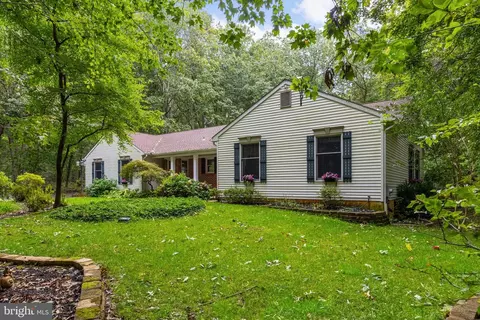 7 Laurel Dr, Mullica Hill, NJ 08062