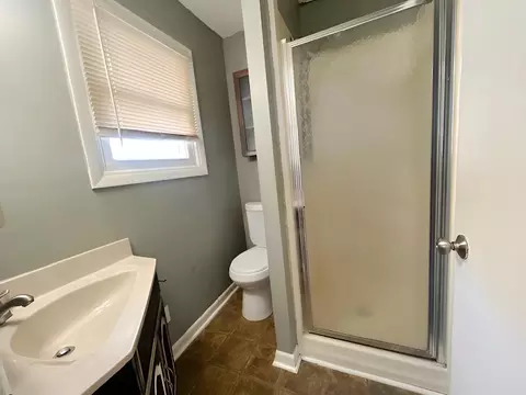 Bath - 20 E Woodland Ave, Pitman, NJ 08071 photo 1 of 2
