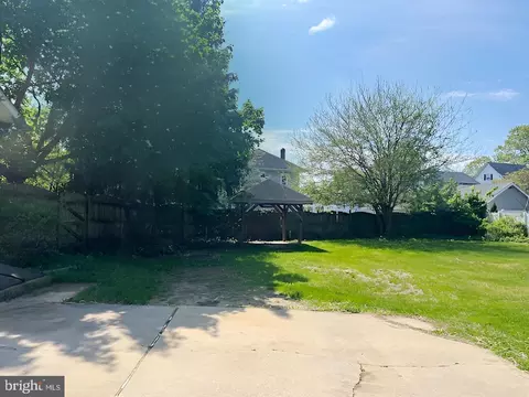 Exterior - 20 E Woodland Ave, Pitman, NJ 08071 photo 3 of 5
