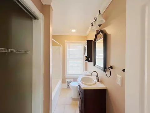 Bath - 20 E Woodland Ave, Pitman, NJ 08071 photo 2 of 2
