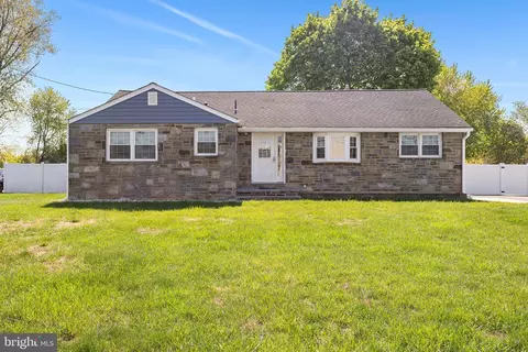 112 Pedrick Ave, Williamstown, NJ 08094