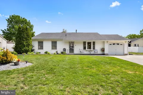 22 Arcturus Dr, Sewell, NJ 08080