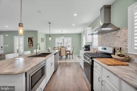 2230 Monmouth Ln, Williamstown, NJ 08094