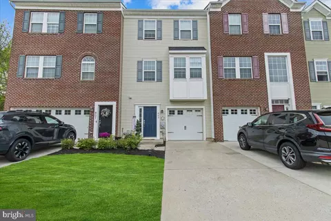 403 Dogwood Dr, Deptford, NJ 08096