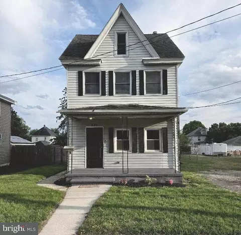 452 W Broad St, Gibbstown, NJ 08027