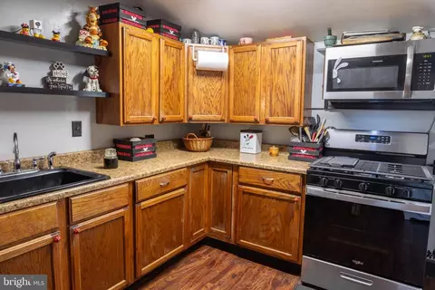 Entry Way - 116 West Ave, Pitman, NJ 08071 photo 2 of 2