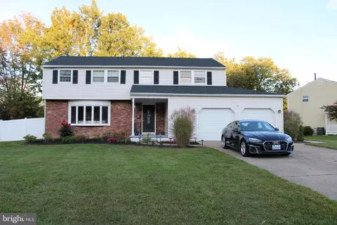 9 Hampshire Ave, Blackwood, NJ 08012