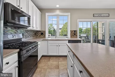 Kitchen - 4 Randolph Ct, Mickleton, NJ 08056 photo 2 of 2