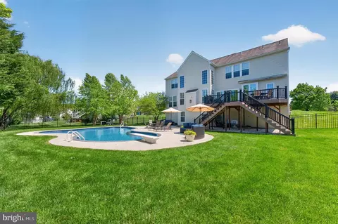 Exterior - 4 Randolph Ct, Mickleton, NJ 08056 photo 4 of 13