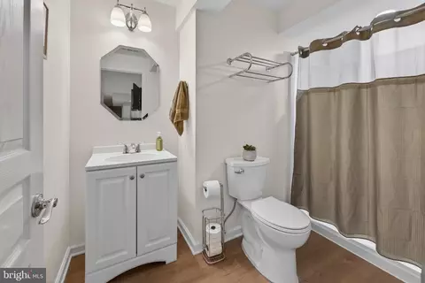 Bath - 4 Randolph Ct, Mickleton, NJ 08056 photo 4 of 4