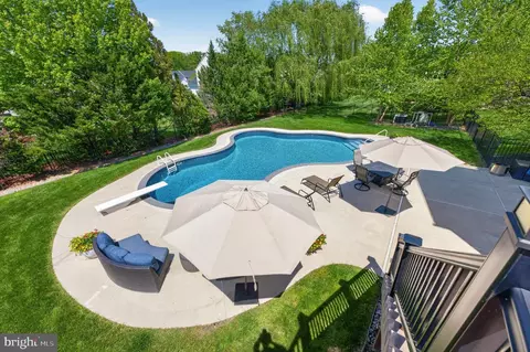 Exterior - 4 Randolph Ct, Mickleton, NJ 08056 photo 6 of 13