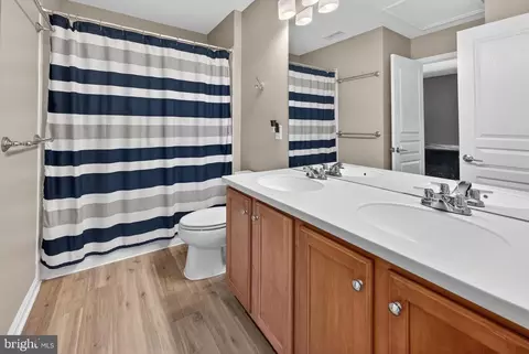 Bath - 4 Randolph Ct, Mickleton, NJ 08056 photo 3 of 4