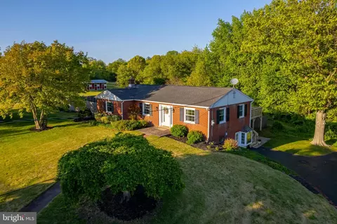 65 Paulsboro Rd, Swedesboro, NJ 08085