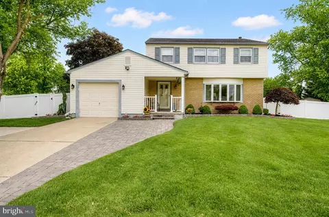 12 Castor Ct, Blackwood, NJ 08012