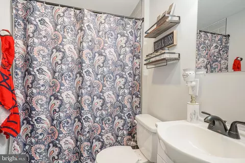 Bath - 42 Evergreen Ave, Pitman, NJ 08071 photo 3 of 3